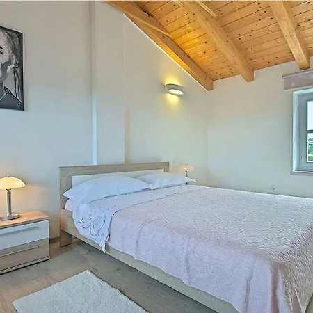 Holiday home Traumhafte Istrische Steinvilla Mit Privatpool, Hydromassageecke, Aussendusche, Bbq Sveti Lovrec Pazenaticki