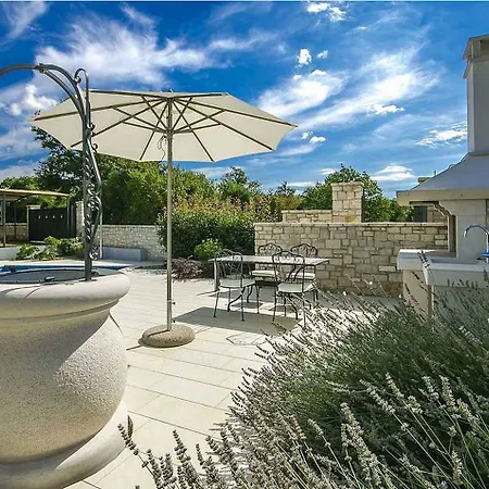 Traumhafte Istrische Steinvilla Mit Privatpool, Hydromassageecke, Aussendusche, Bbq * Sveti Lovrec Pazenaticki